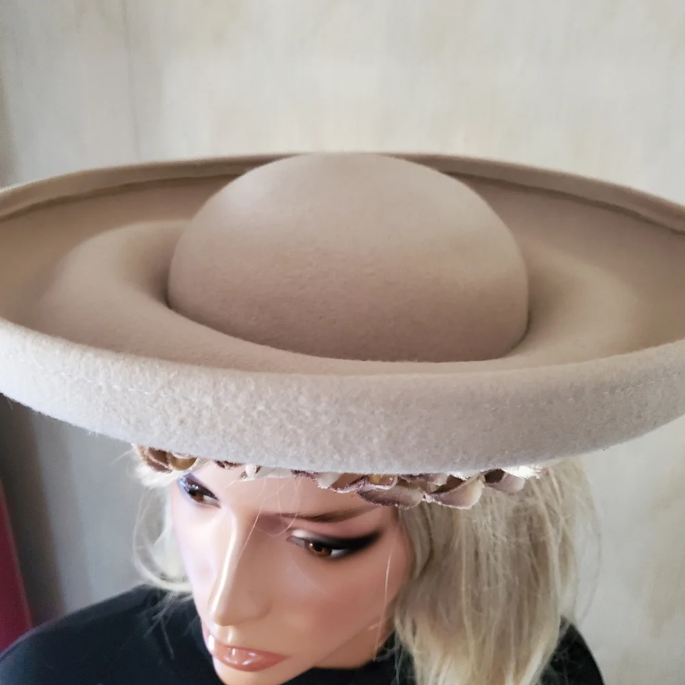 Rare Mr John‎ Classic Vintage Hat Beige Brimmed Floral Halo Church Tea Hat